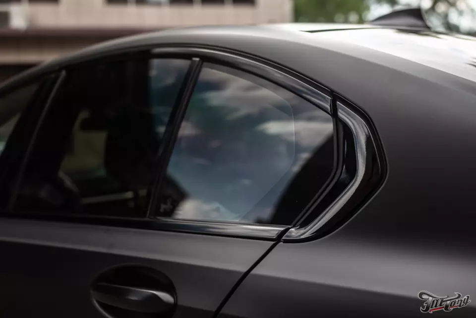 BMW 3 (G20). Оклейка кузова в Satin Black с обработкой керамическим составом для гидрофоба.